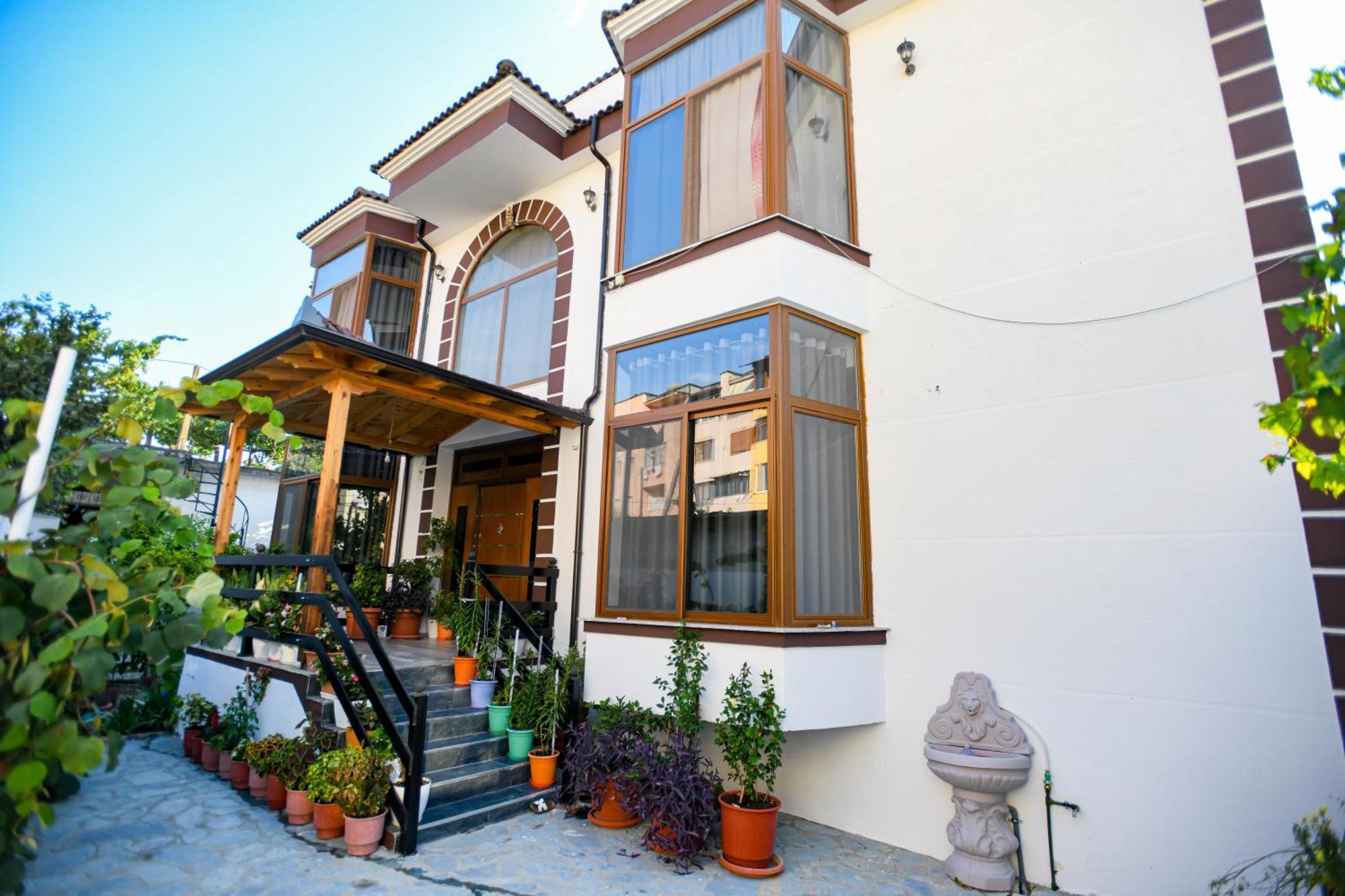 Vila Rivaaa Berat Kültér fotó